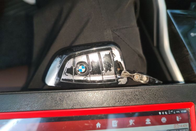 宝马3系 2024款 325Li M运动套装中控内饰7001