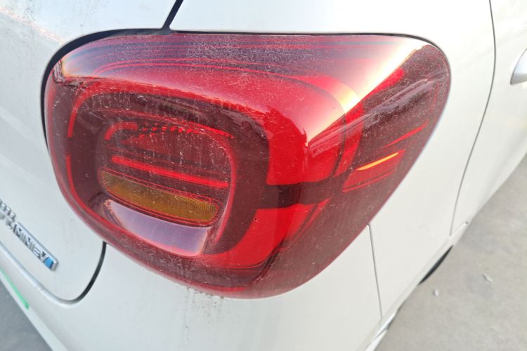 五菱汽车 宏光MINIEV 2025款 四门版 进阶款车身外观9