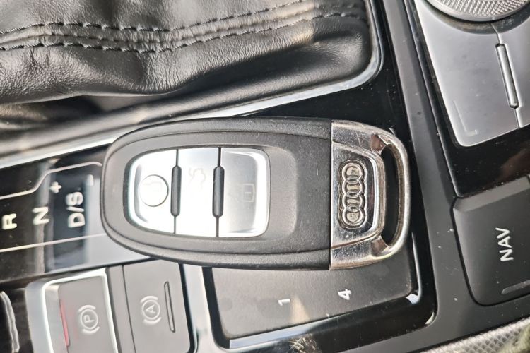 奥迪A6L 2018款 30周年年型 TFSI 进取型中控内饰7001