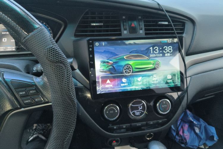 海马M6 2017款 1.5T CVT豪华型中控内饰16