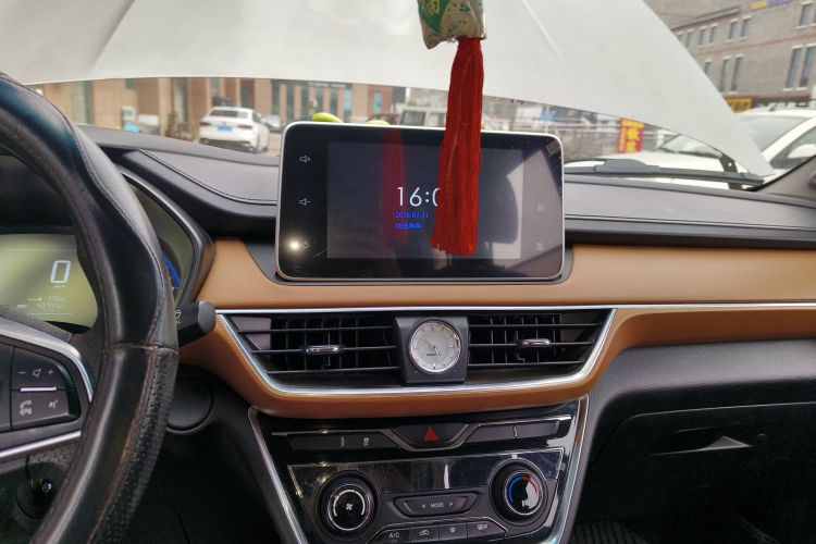 五菱汽车 五菱宏光S3 2018款 1.5L 手动豪华型 国V中控内饰16