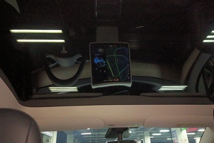 特斯拉 Model Y 2021款 标准续航后驱版中控内饰22