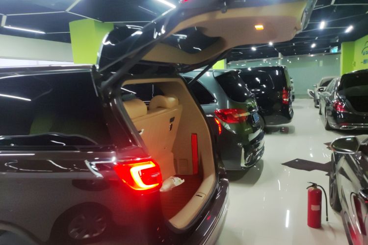 别克GL8 2021款 ES陆尊 653T 豪华型机舱底盘23