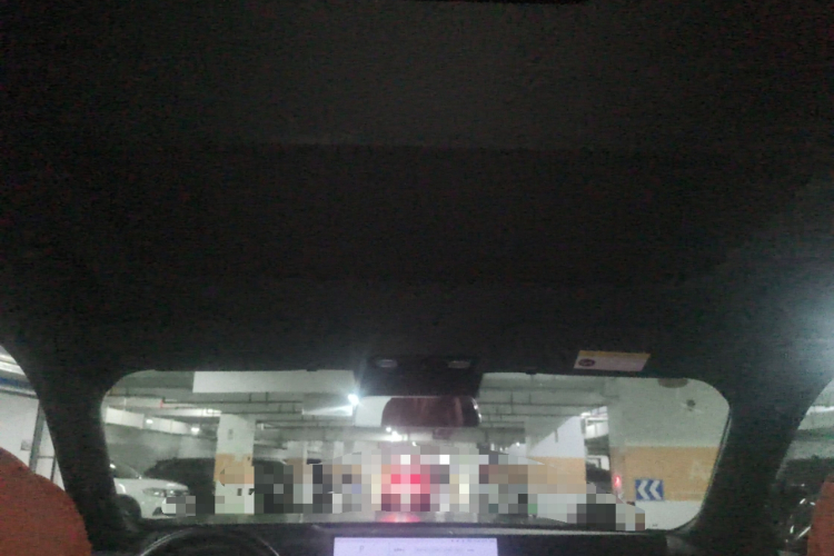 理想汽车 理想L8 2023款 Air中控内饰22