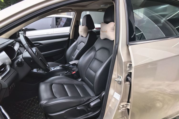 吉利汽车 帝豪 2018款 1.5L 手动向上互联版中控内饰19