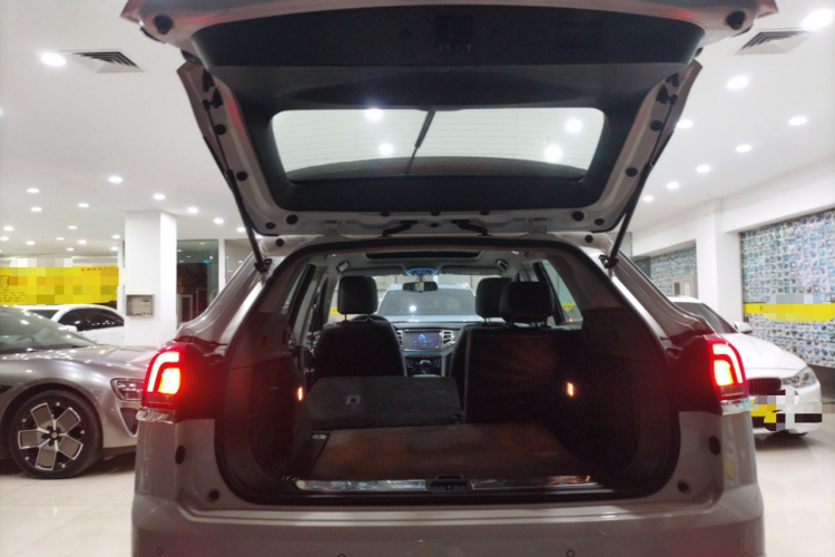 众泰 大迈X7 2017款 1.8T DCT尊贵型机舱底盘23