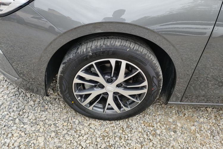 吉利汽车 帝豪 2025款 第4代 1.5L 手动龙腾版车身外观6007