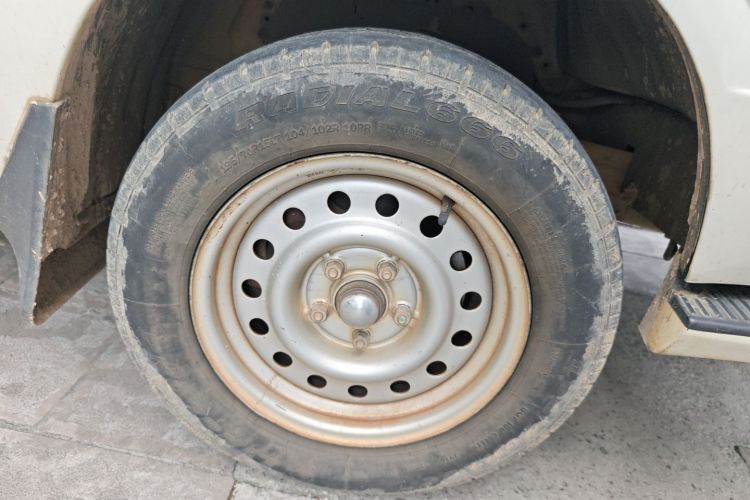 金龙 金威 2014款 2.2LCNG长轴创业型XG491车身外观10