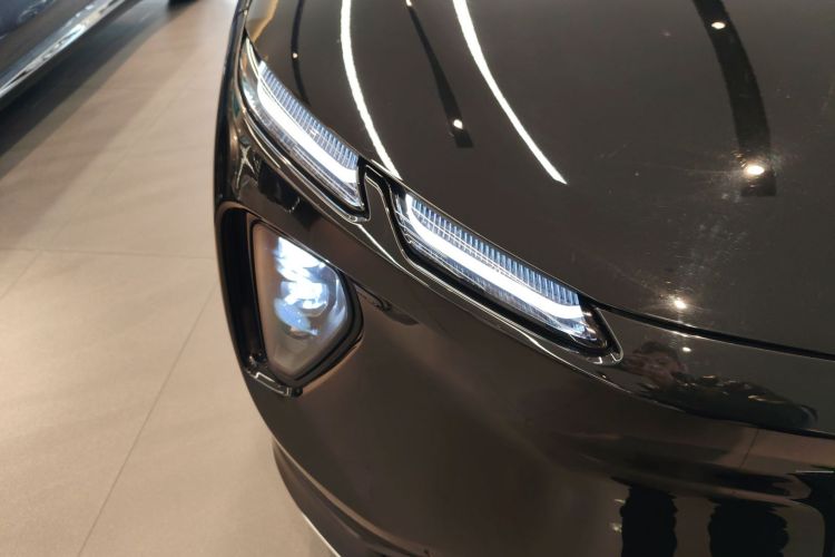 蔚来EC6 2023款 75kWh车身外观8