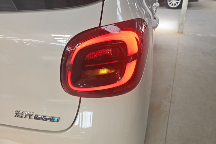 五菱汽车 宏光MINIEV 2025款 四门版 进阶款车身外观9