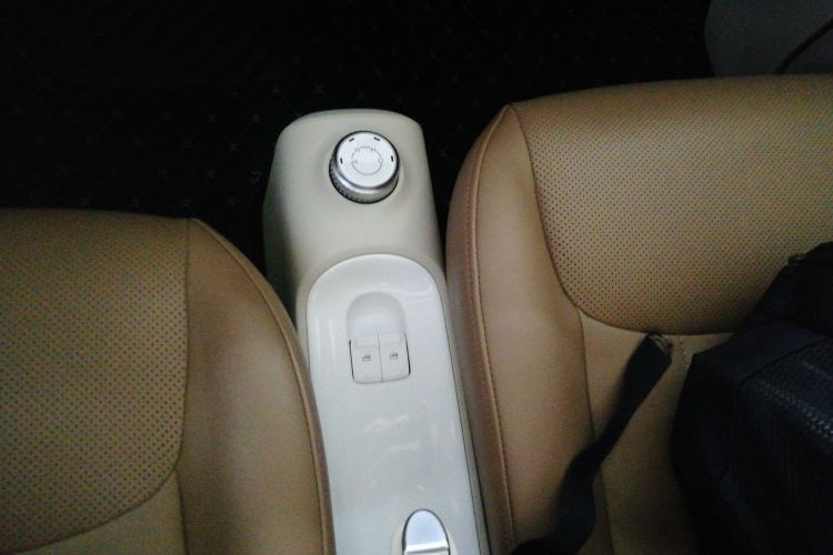 五菱汽车 宏光MINIEV 2024款 第三代 215km 进阶版中控内饰18