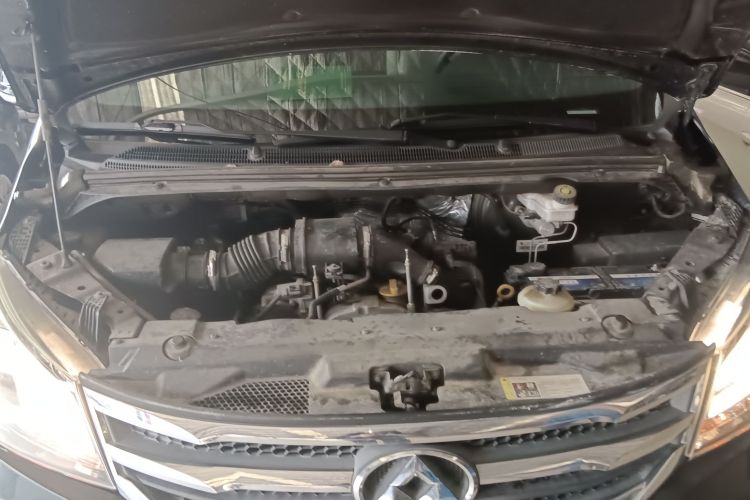 上汽大通MAXUS 大通G10 2016款 1.9T 自动精英版 柴油 国V局部细节24