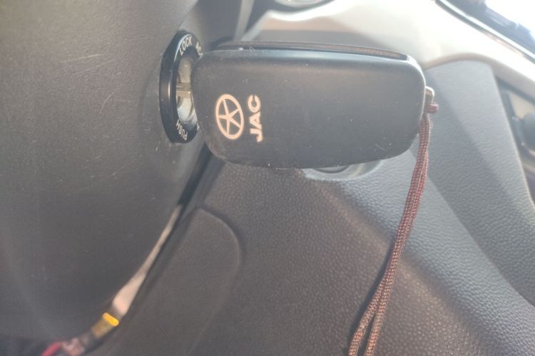 江汽集团 瑞风S2 2015款 1.5L 手动豪华型中控内饰11