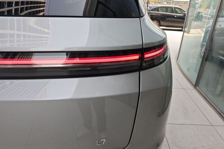 理想汽车 理想L7 2023款 Pro车身外观9