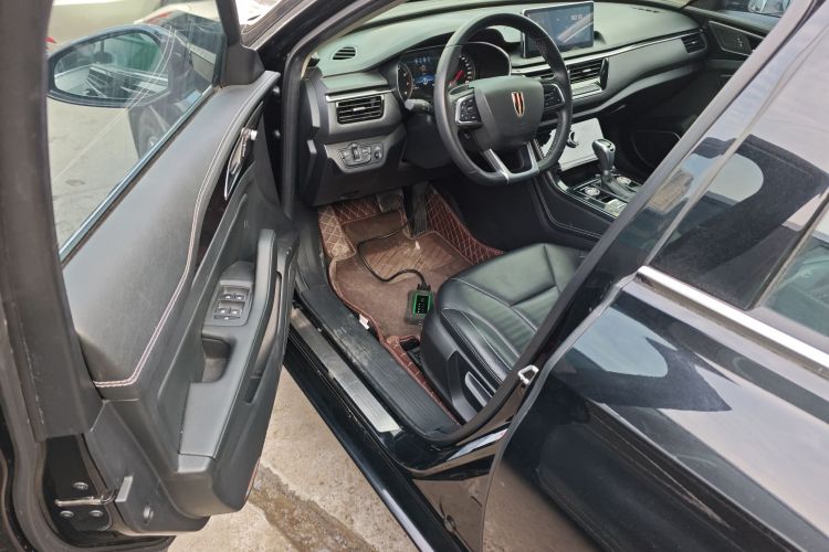 红旗H5 2019款 30TD 型动版中控内饰20