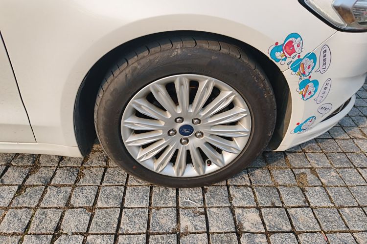 福特 蒙迪欧 2013款 2.0L GTDi200时尚型车身外观10