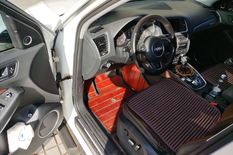 奥迪Q5 2017款 40 TFSI 舒适型中控内饰20