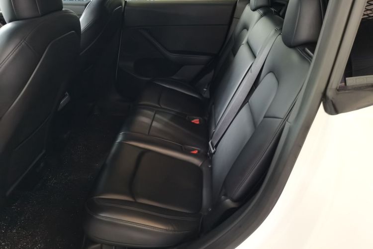 特斯拉 Model Y 2022款 长续航全轮驱动版中控内饰21