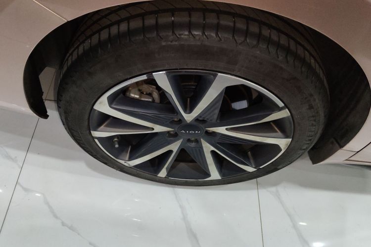 埃安 AION S Plus 2021款 70 科技版车身外观6008