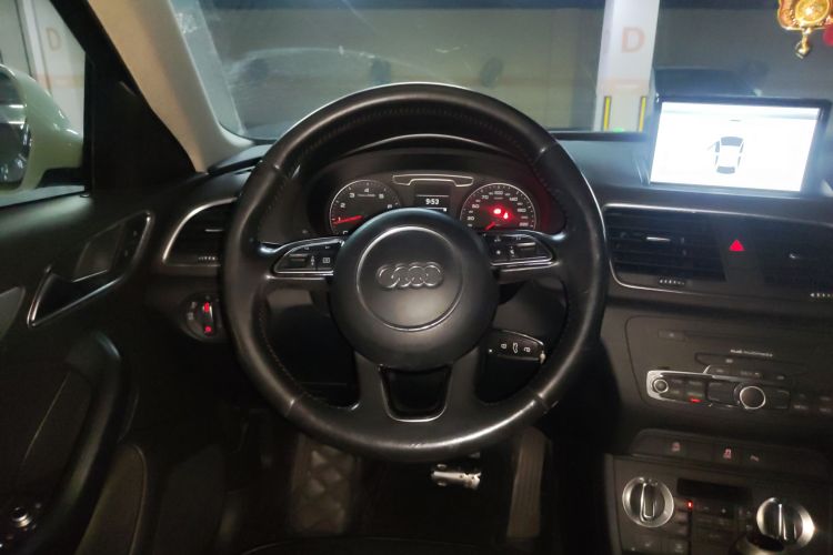 奥迪Q3 2015款 35 TFSI 舒适型中控内饰13