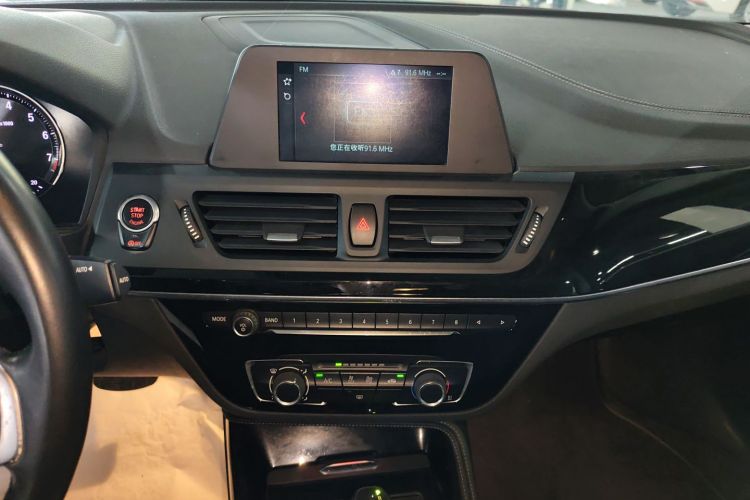 宝马1系 2018款 118i 运动型中控内饰16