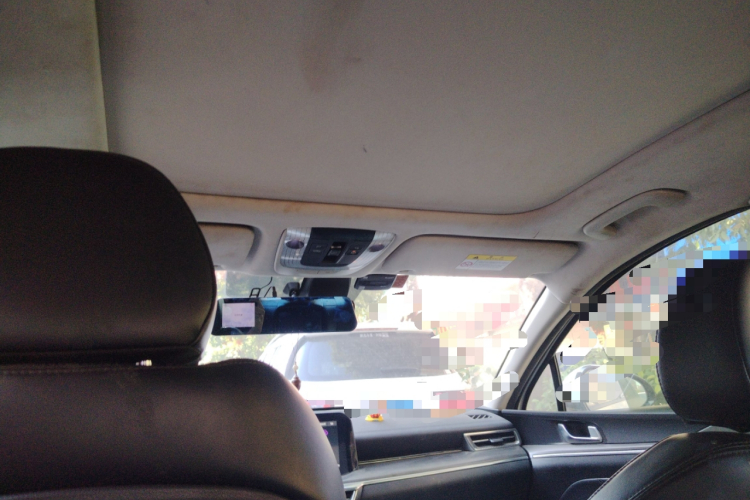 起亚K5 2020款 270T CVVD 豪华科技版局部细节22