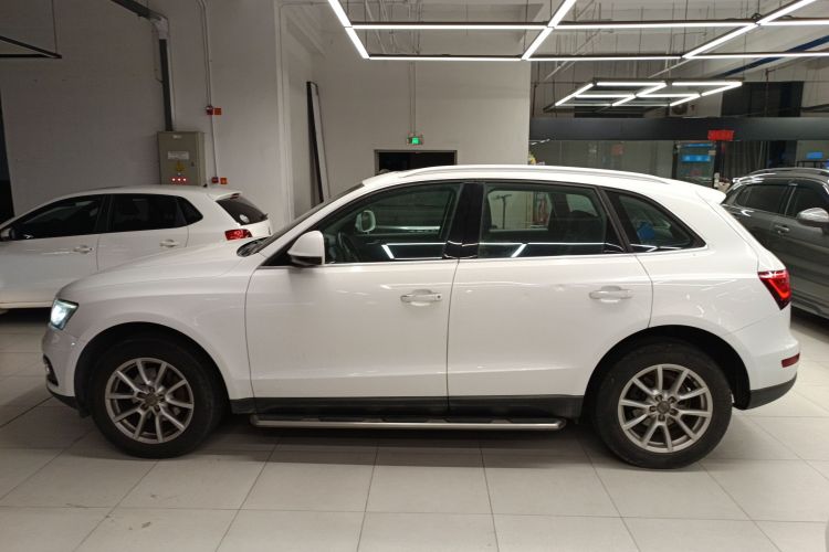 奥迪Q5 2016款 40 TFSI 进取型车身外观4