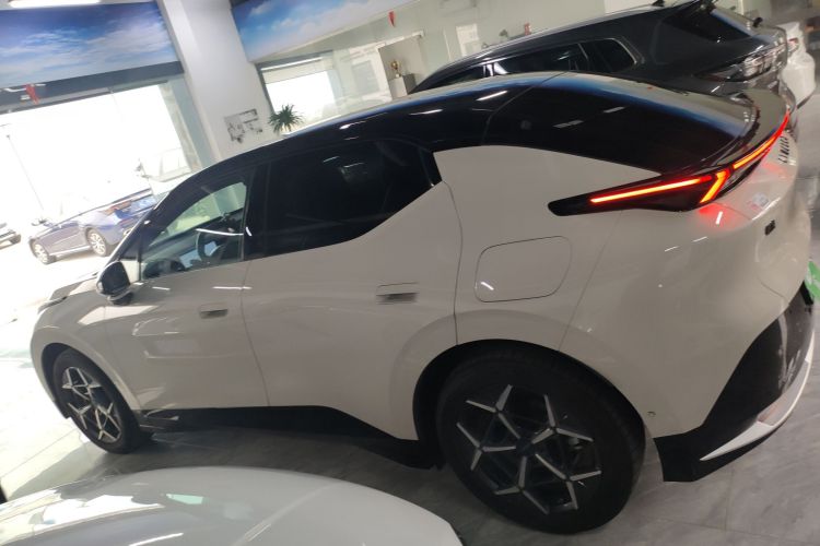 领克Z20 2025款 530km 后驱Pro车身外观6003