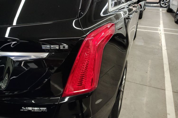 凯迪拉克XT5 2018款 25T 豪华型车身外观9