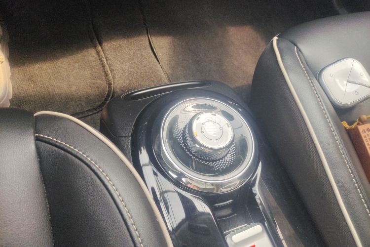 五菱汽车 五菱缤果 2023款 333km 悦享款中控内饰18