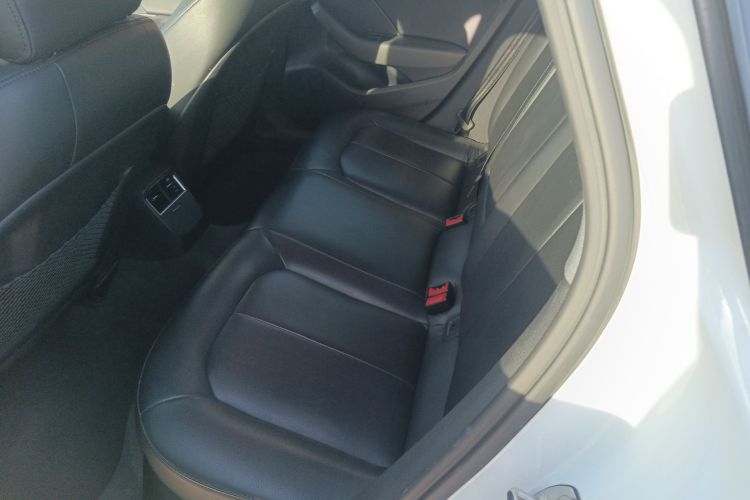 奥迪A3 2018款 30周年年型 Limousine 35 TFSI 进取型中控内饰21