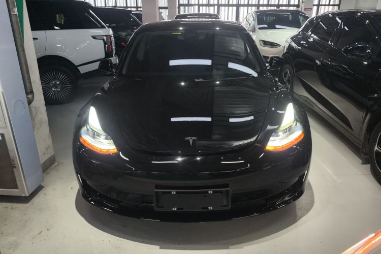 特斯拉 Model 3 2021款 标准续航后驱升级版车身外观2
