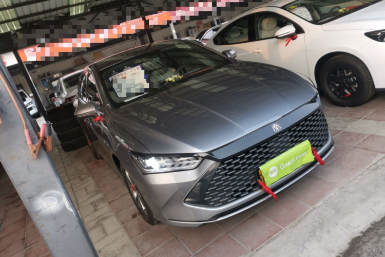 比亚迪 秦PLUS 2024款 荣耀版 DM-i 55KM领先型车身外观3