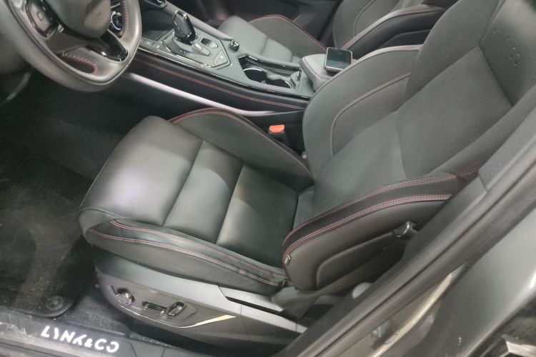 领克05 2022款 2.0TD 四驱劲Halo中控内饰19