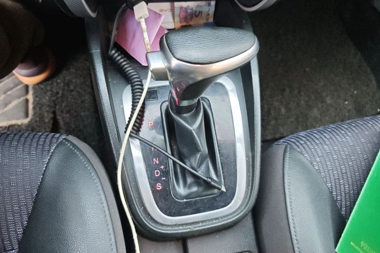 奔腾B30 2016款 1.6L 自动尊享型中控内饰18