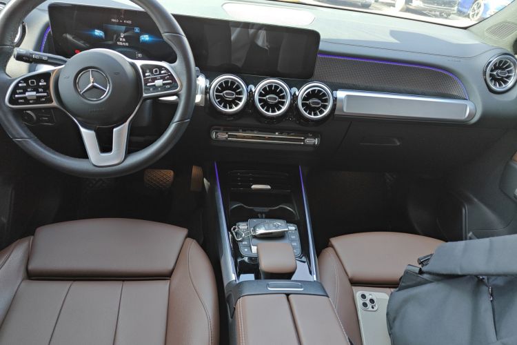 奔驰GLB 2022款 改款 GLB 200 时尚型中控内饰16