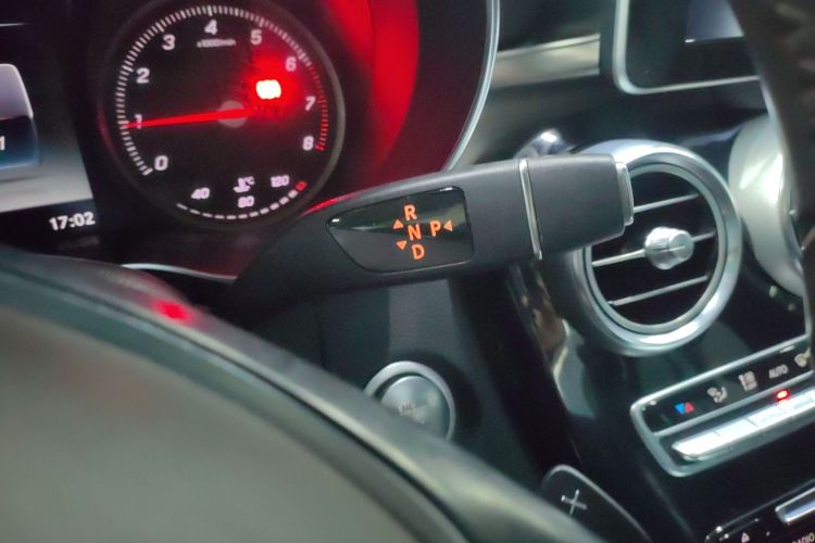 奔驰GLC 2017款 GLC 200 4MATIC中控内饰18