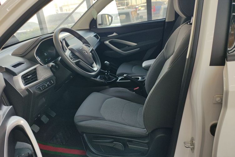 宝骏530 2021款 全球车周年纪念版 1.5T 手动舒适型 5座中控内饰19