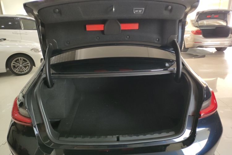 宝马3系 2025款 325Li M运动套装机舱底盘23