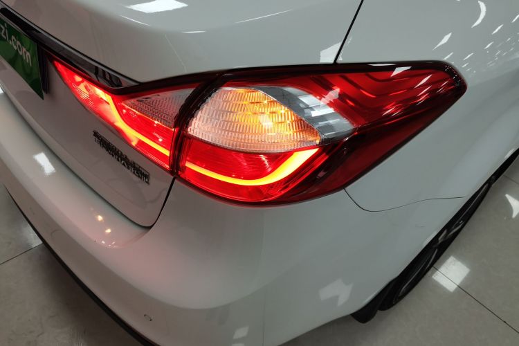 起亚K3 2017款  1.6L 自动15周年特别版GLS车身外观9