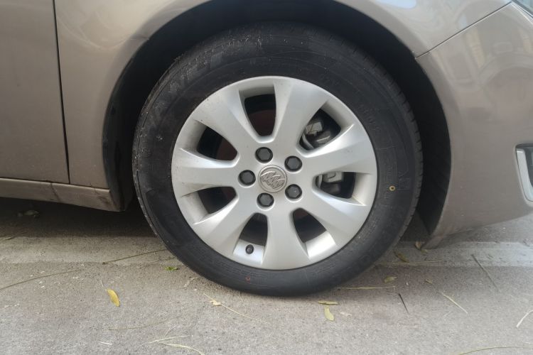 别克 君威 2015款 2.0L 领先时尚型车身外观10