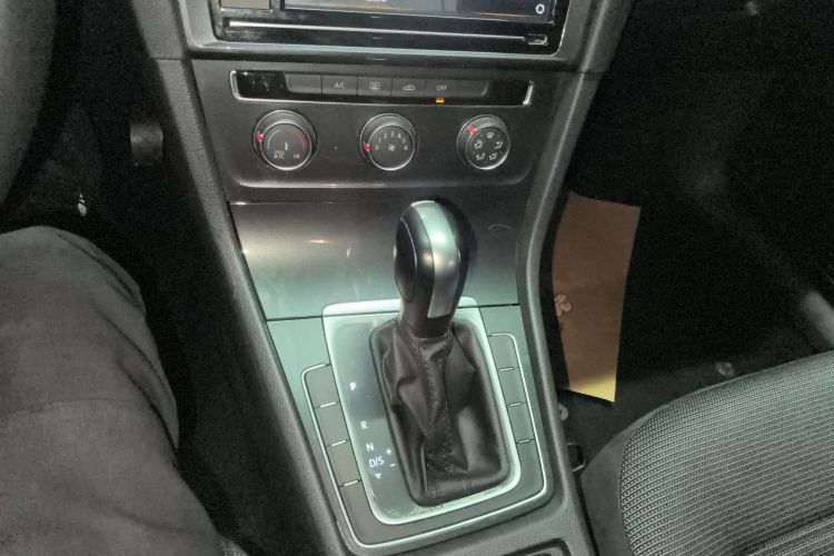 大众 高尔夫 2019款 1.6L 自动舒适型 国V中控内饰18