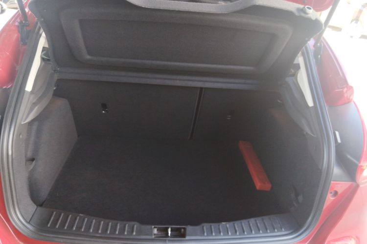福特 福克斯 2015款 两厢 1.6L 自动舒适型机舱底盘23