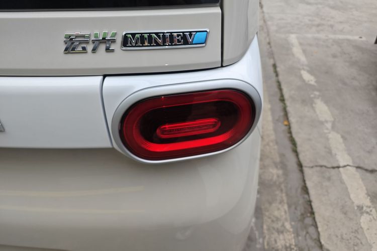 五菱汽车 宏光MINIEV 2024款 第三代 215km 青春版车身外观9