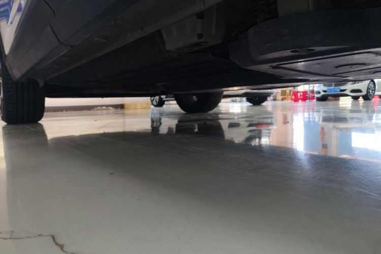 领克06 EM-P 2022款 PHEV 84KM续航版 Pro机舱底盘30