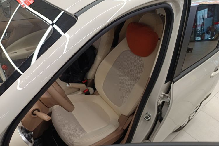 五菱汽车 宏光MINIEV 2025款 四门版 进阶款中控内饰19