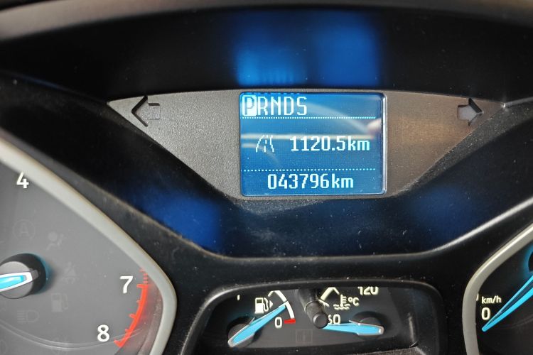 福特 福克斯 2015款 两厢 1.6L 自动舒适型中控内饰15