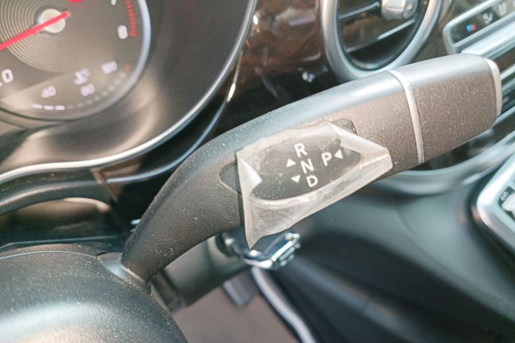 奔驰V级 2018款 V 260 尊贵版 国VI中控内饰18