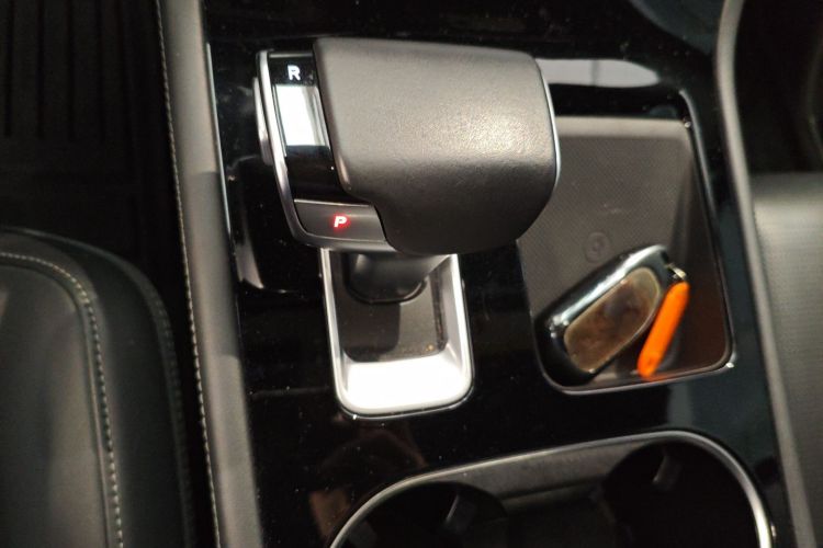 理想汽车 理想ONE 2020款 增程6座版中控内饰18