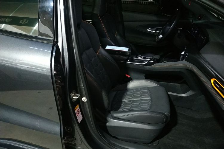 长安UNI-T 2022款 1.5T 尊贵型局部细节41